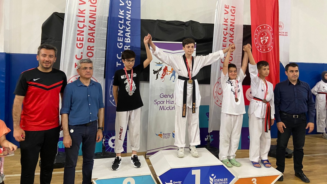 29 Mayıs İstanbul'un Fethi Esenler Taekwondo Şampiyonası'nda Okulumuzdan Madalya Yağmuru!